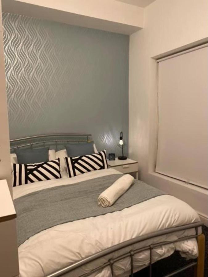 Spacious Four Bedroom Home 3 Bathrooms - كوفنتري المظهر الخارجي الصورة
